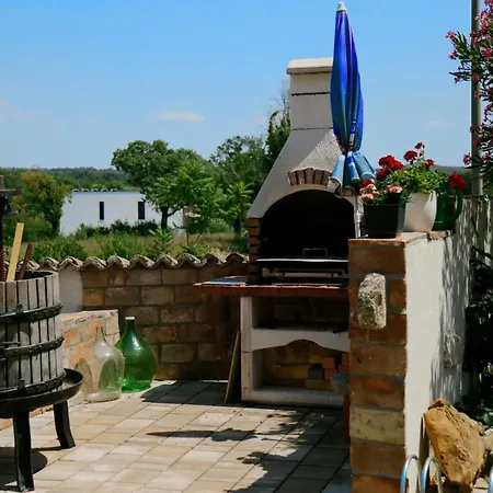 아파트 Forest Retreat