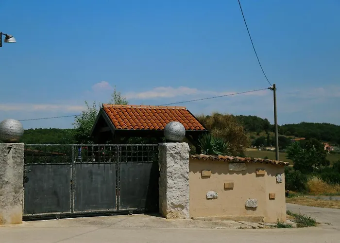 아파트 Forest Retreat 포레치