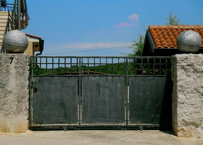 아파트 Forest Retreat